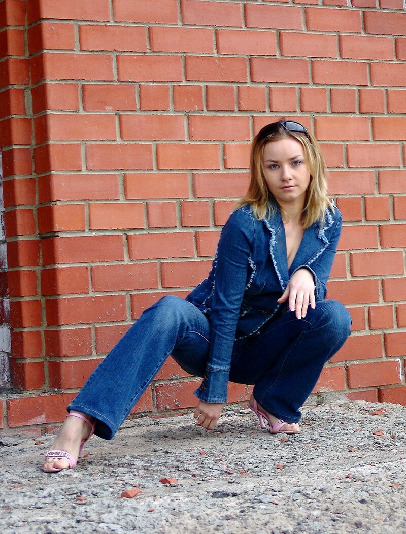 Эмилия, 22